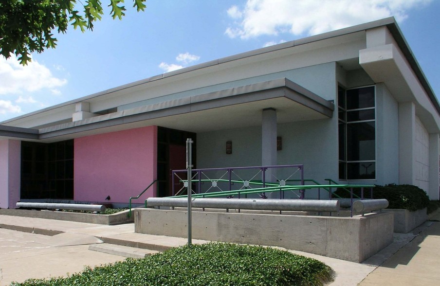 100 W Mulberry St, Denton, TX à louer - Photo principale – Image 2 sur 6