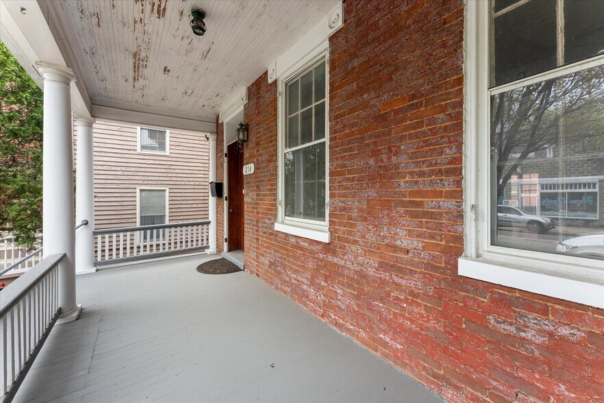 214 S Braddock St, Winchester, VA à louer - Photo de l’immeuble – Image 2 sur 30