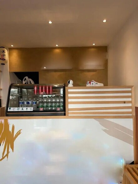 Local commercial dans Bordeaux à louer - Photo de l’immeuble – Image 3 sur 4