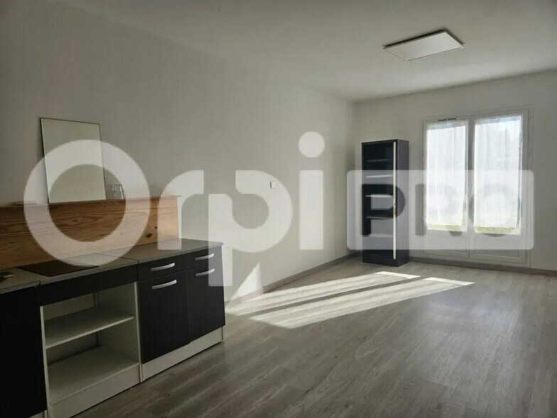 Local d’activités dans Pessac à louer - Photo de l’immeuble – Image 2 sur 5