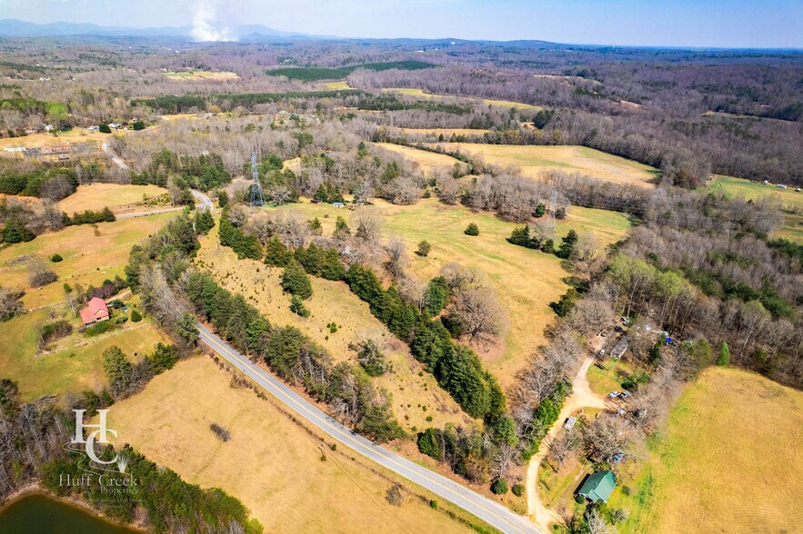 635-705 Dacusville Rd portefeuille de 2 biens à vendre sur LoopNet.fr - Photo principale – Image 2 sur 3