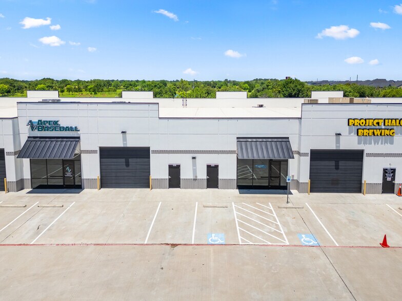 6510 FM 359 Rd, Fulshear, TX à louer - Photo de l’immeuble – Image 3 sur 6