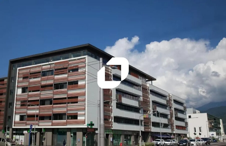 79-81 Avenue Gabriel Peri, SAINT-MARTIN-D'HERES à louer - Photo principale – Image 3 sur 4