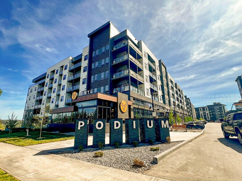 8620 Canada Olympic Rd SW, Calgary, AB à louer - Photo de l’immeuble – Image 2 sur 4