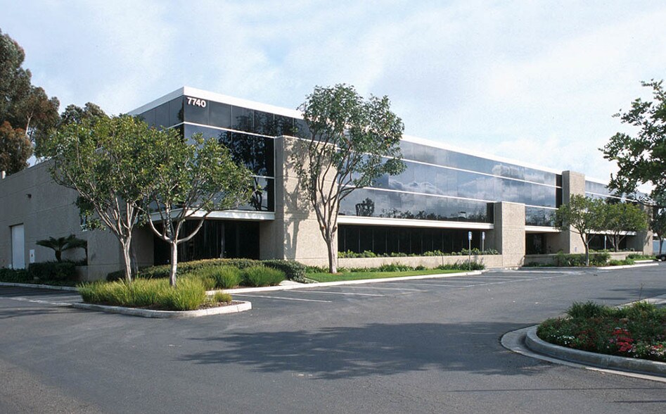 7740 Kenamar Ct, San Diego, CA à louer - Photo de l’immeuble – Image 2 sur 6