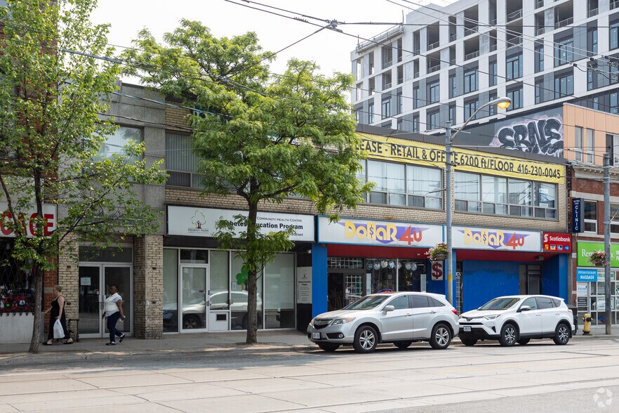 405-411 Parliament St, Toronto, ON à louer - Photo de l’immeuble – Image 2 sur 14