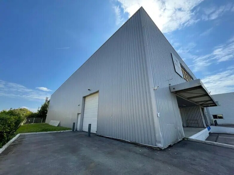Industriel/Logistique dans Vitry-sur-Seine à louer - Photo de l’immeuble – Image 2 sur 6