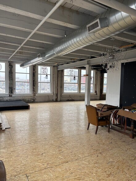 2362 Russell St, Detroit, MI à louer - Photo de l’immeuble – Image 3 sur 11