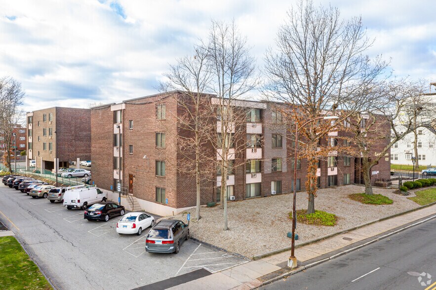 1021 Asylum Ave, Hartford, CT à vendre - Photo de l’immeuble – Image 3 sur 10