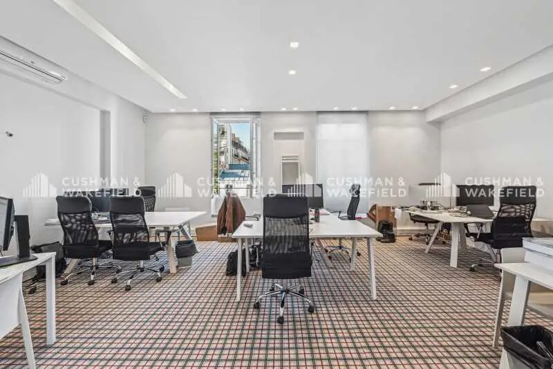 44 Avenue Victor Hugo, Paris à louer - Photo de l’immeuble – Image 3 sur 19