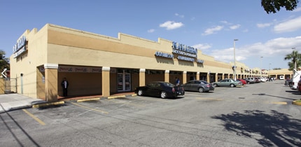 2301-2399 W 52nd St, Hialeah, FL à louer Photo de l’immeuble– Image 1 sur 1