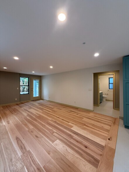 228 21st Ave E, Seattle, WA à vendre - Photo intérieure – Image 3 sur 10