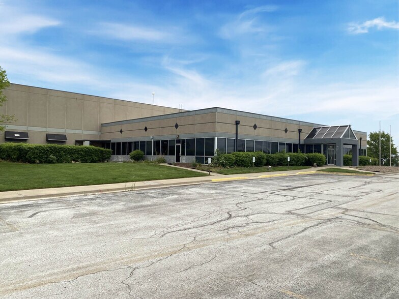 7910 Hedge Lane Ter, Lenexa, KS à vendre - Photo de l’immeuble – Image 1 sur 8