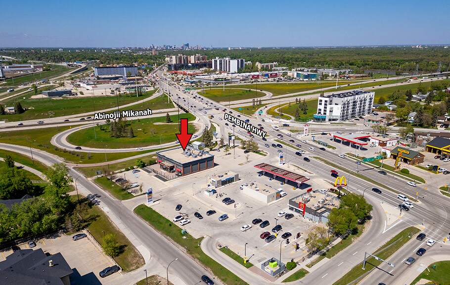 2005 Pembina Hwy, Winnipeg, MB à louer - Photo de l’immeuble – Image 3 sur 5