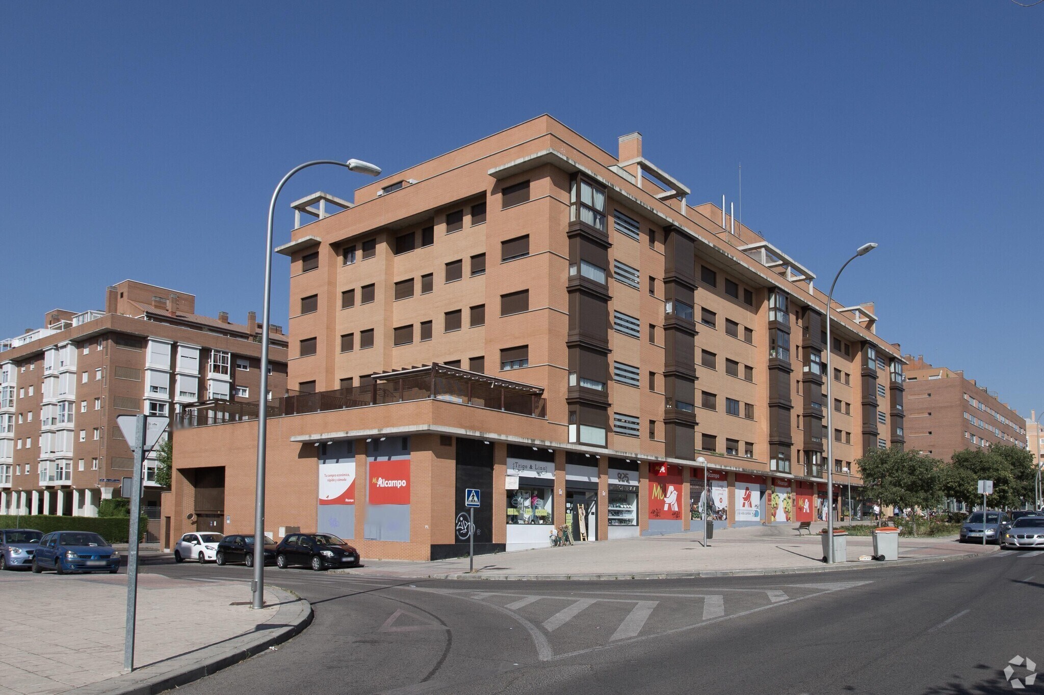 Immeuble residentiel dans Madrid, Madrid à vendre Photo principale– Image 1 sur 3