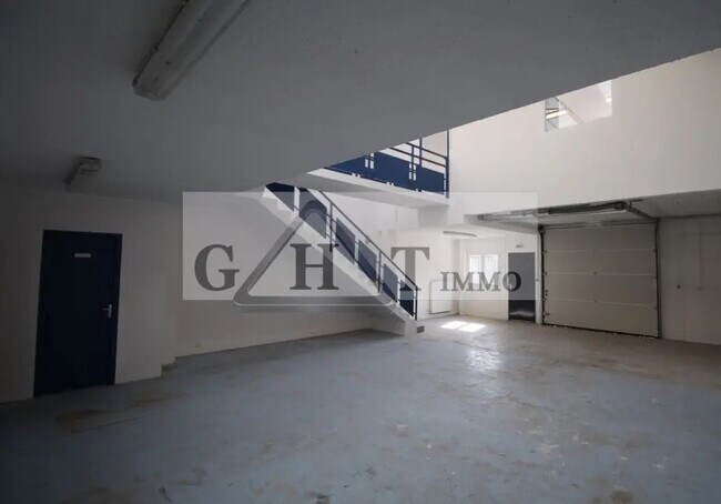 Plus de détails pour Bureau, Industriel/Logistique à louer