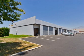 1457 E Philadelphia St, Ontario, CA à louer Photo intérieure– Image 2 sur 3