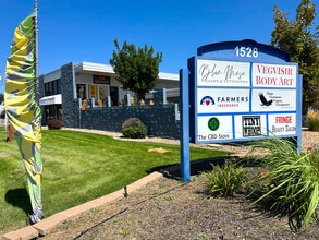 1528 N Lincoln Ave, Loveland, CO à louer Photo de l’immeuble– Image 2 sur 14