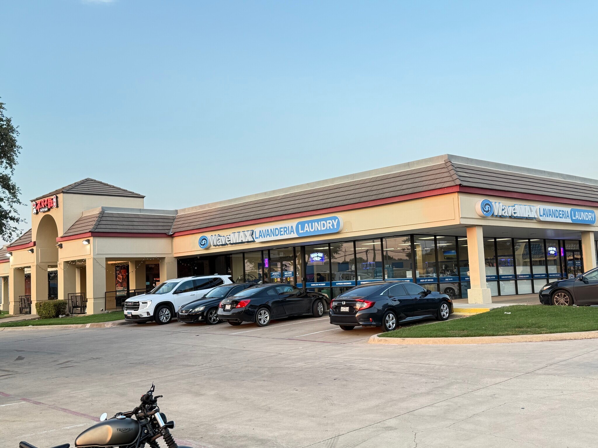 910 W Parker Rd, Plano, TX à louer Photo principale– Image 1 sur 24