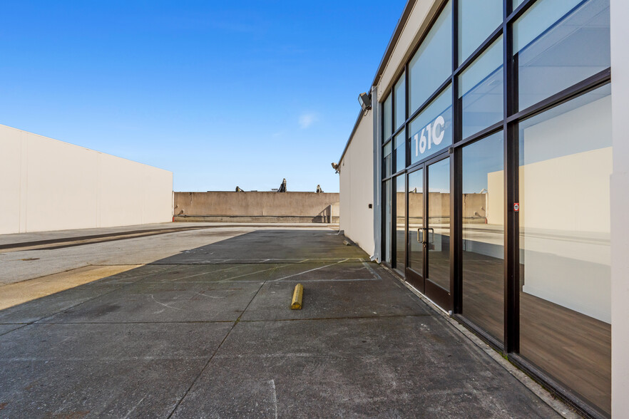 161 Starlite St, South San Francisco, CA à louer - Photo de l’immeuble – Image 2 sur 17