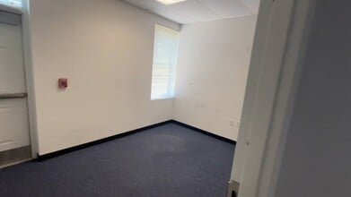 18300 Quantico Gateway Dr, Triangle, VA à louer - Vidéo sur l’annonce professionnelle 