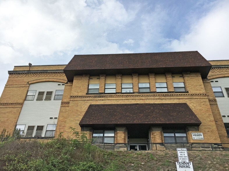 420 Pinney St, Rochester, PA à vendre - Photo de l’immeuble – Image 2 sur 15