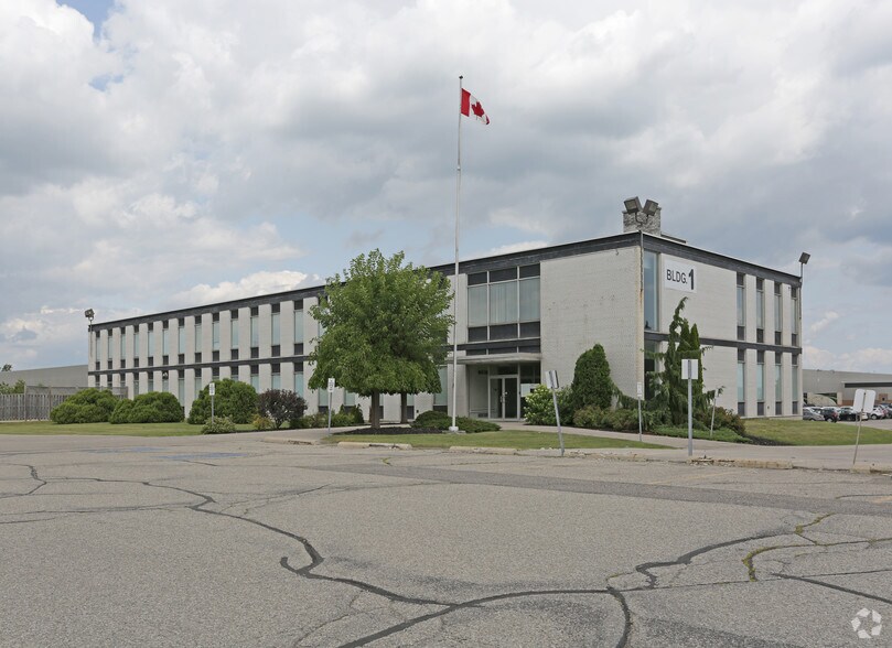 225 Henry St, Brantford, ON à louer - Photo principale – Image 1 sur 3