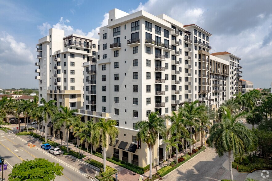 9 Plaza Real S, Boca Raton, FL à louer - Photo de l’immeuble – Image 1 sur 5