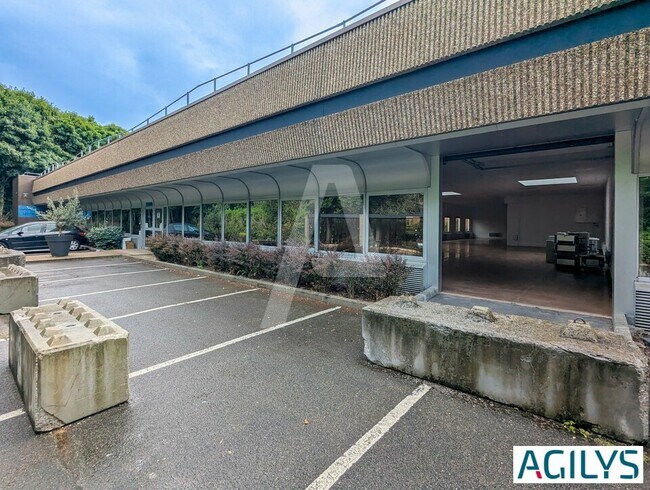 Plus de détails pour 4 Rue Edouard Branly, Trappes - Local d'activités à louer