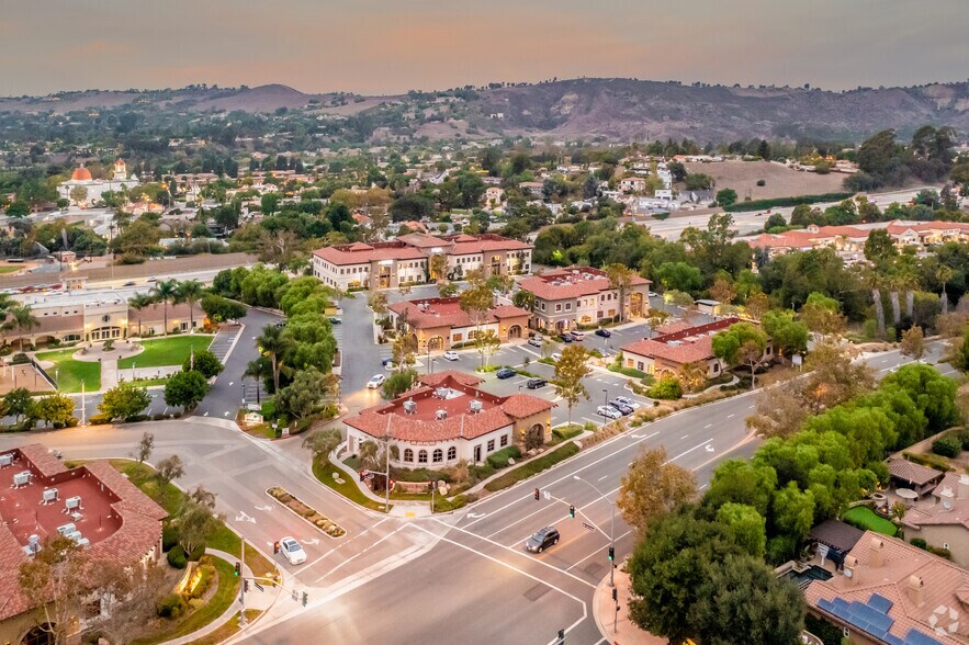 31381 Rancho Viejo Rd, San Juan Capistrano, CA à louer - Aérien – Image 2 sur 4