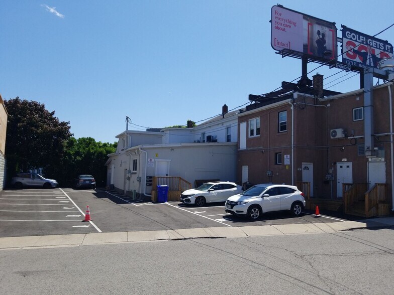 6022-6026 Main St, Niagara Falls, ON à vendre - Photo de l’immeuble – Image 2 sur 12