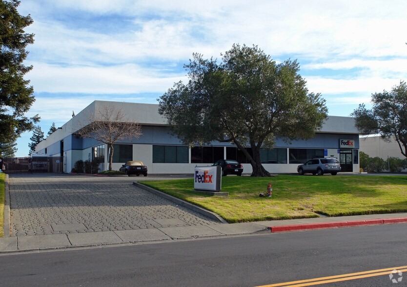 1637 Francisco Blvd E, San Rafael, CA à louer - Photo de l’immeuble – Image 3 sur 5