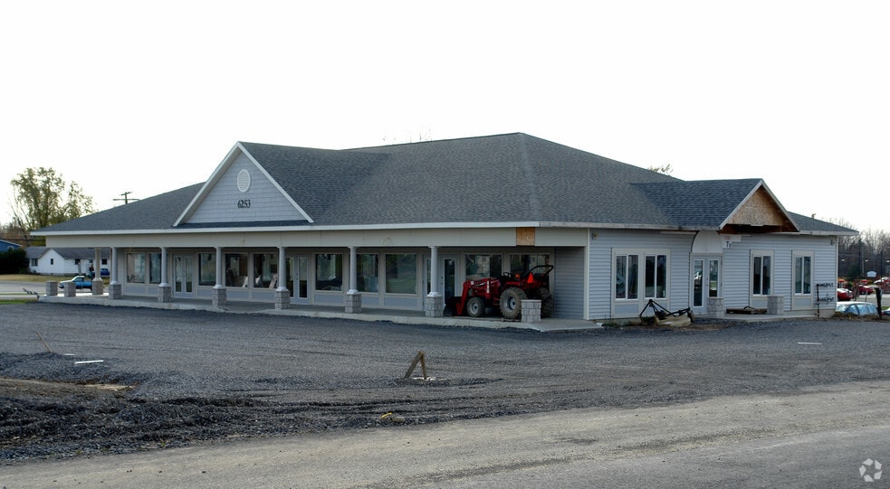 6253 Rt-31, Clay, NY à louer - Photo principale – Image 1 sur 4