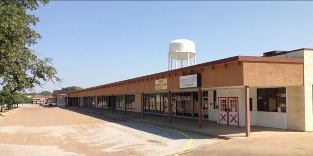 630 W Pleasant Run Rd, Lancaster, TX à louer - Photo de l’immeuble – Image 1 sur 10