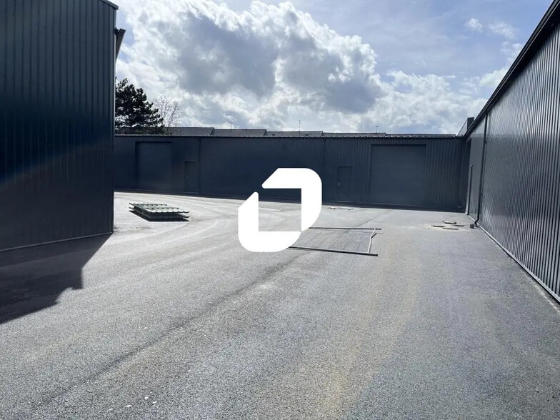 Local d'activités dans Wingles à vendre - Photo de l’immeuble – Image 2 sur 4