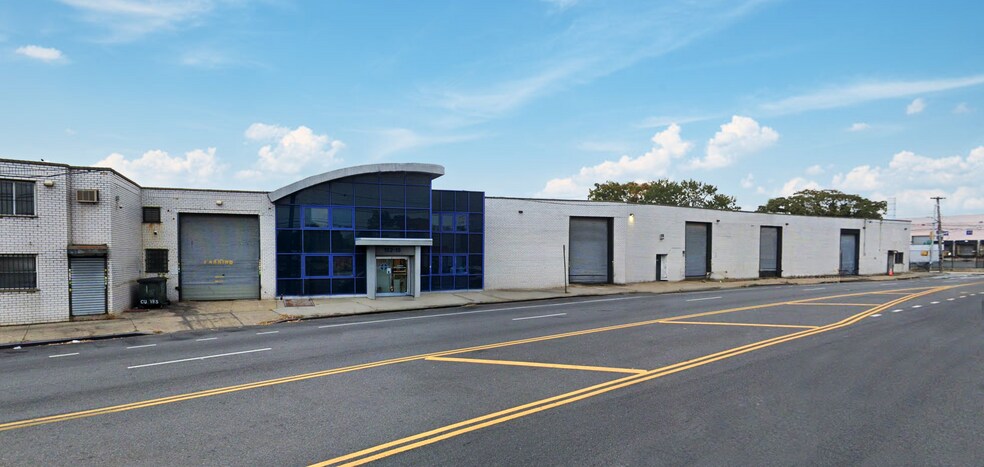15215-15221 Rockaway Blvd, Jamaica, NY à louer - Photo de l’immeuble – Image 1 sur 1