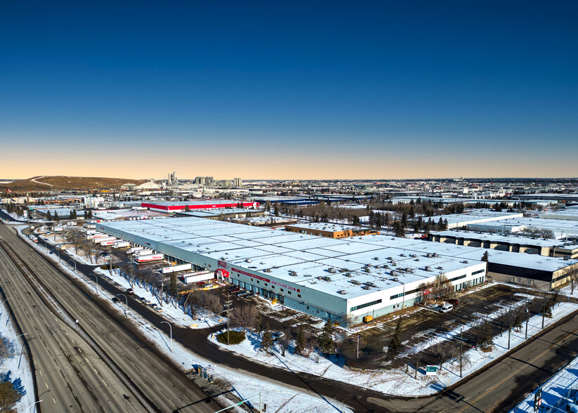 16930 114 Ave NW, Edmonton, AB à louer - Photo de l’immeuble – Image 2 sur 4