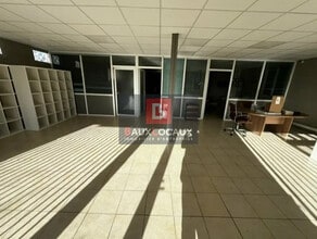 Local d'activités dans Bezouce à vendre Photo intérieure– Image 2 sur 6