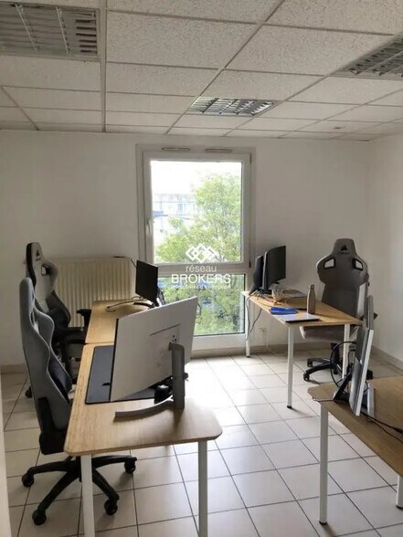 Bureau dans Échirolles à vendre - Photo de l’immeuble – Image 2 sur 7