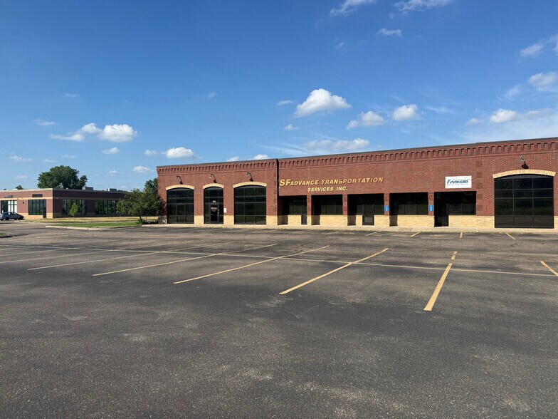 100 Bridgepoint Way, South Saint Paul, MN à vendre - Photo de l’immeuble – Image 2 sur 14