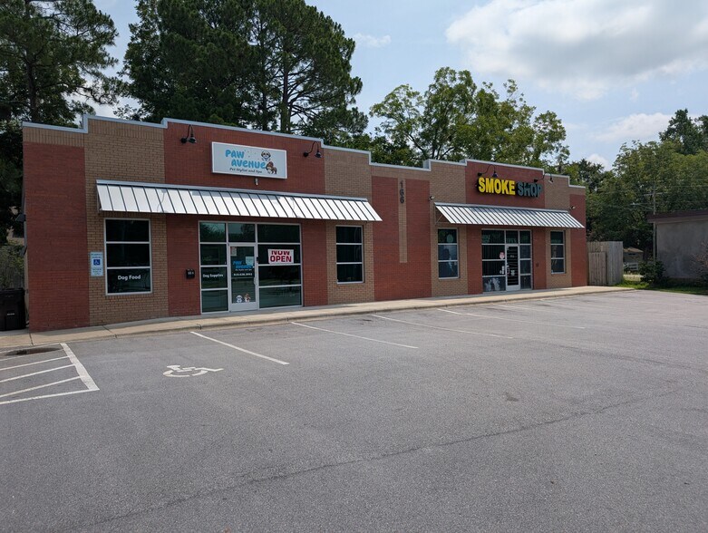 166 N Raleigh St, Angier, NC à vendre - Photo de l’immeuble – Image 1 sur 2