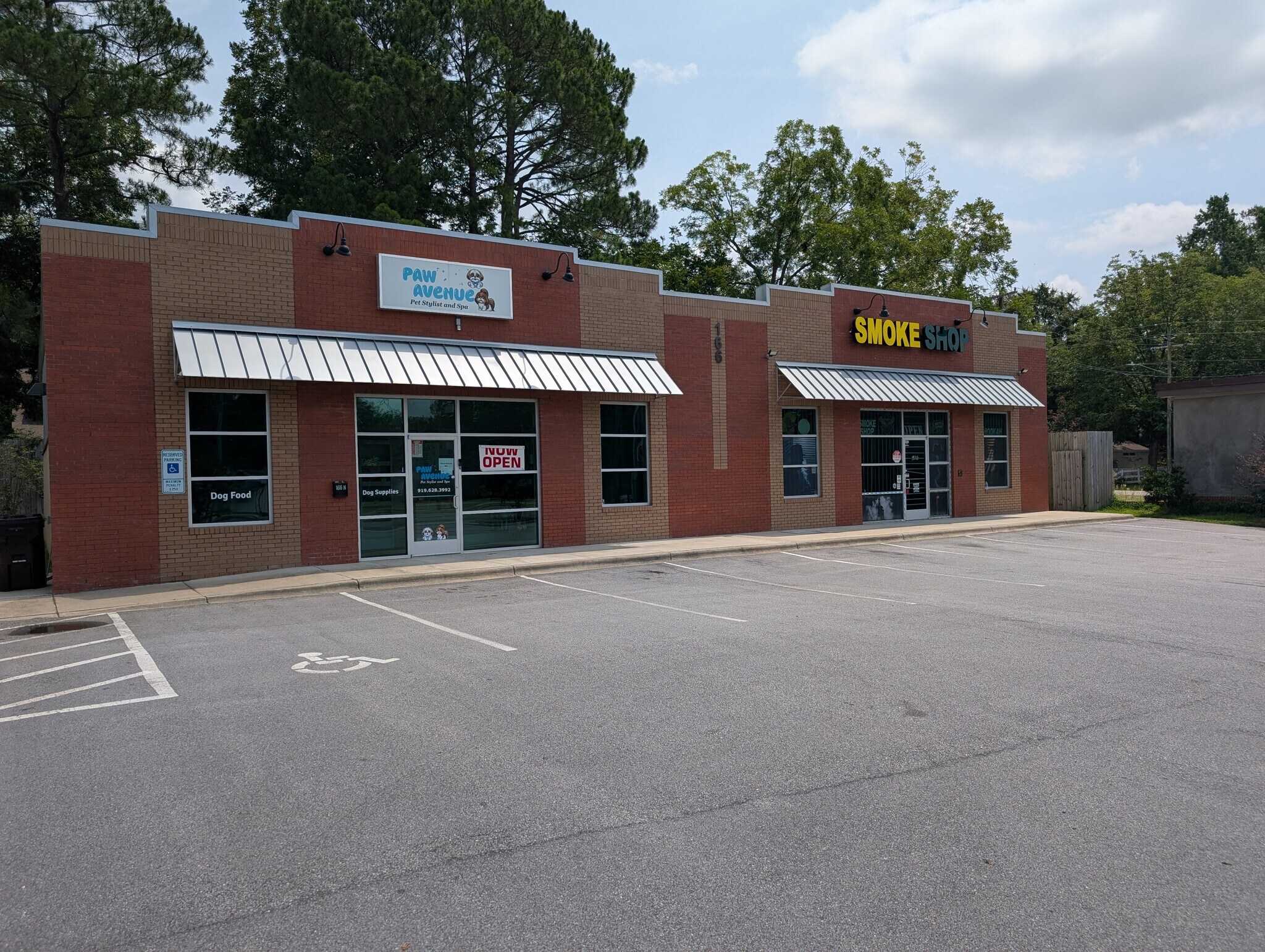 166 N Raleigh St, Angier, NC à vendre Photo de l’immeuble– Image 1 sur 3