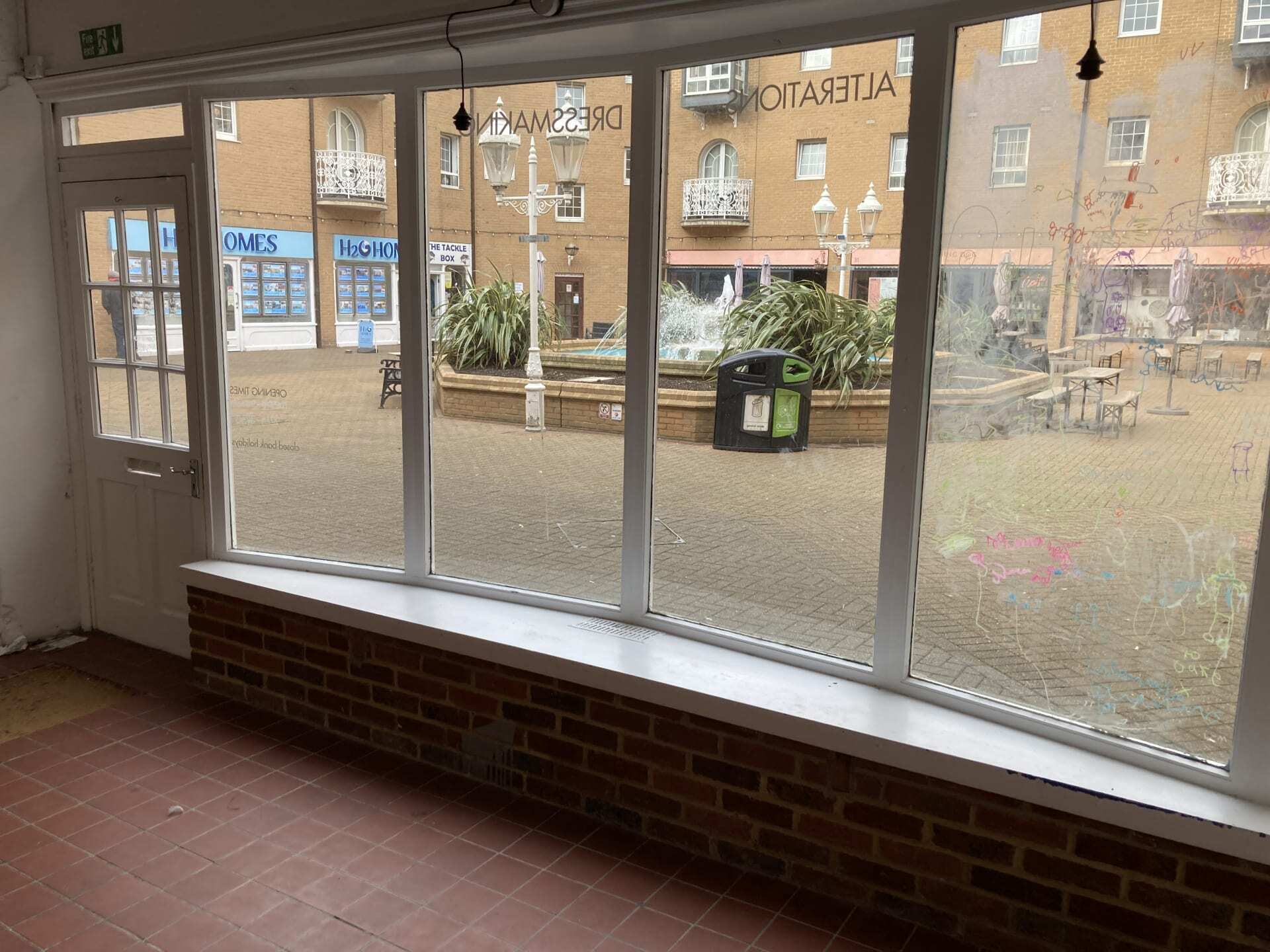 1-40 Village Sq, Brighton à louer Photo intérieure– Image 1 sur 6