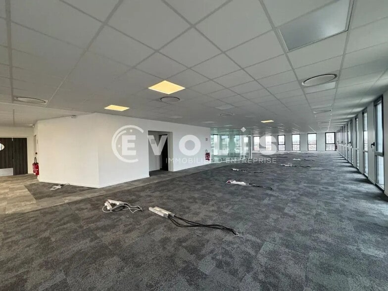 Bureau dans Amiens à louer - Photo de l’immeuble – Image 1 sur 4