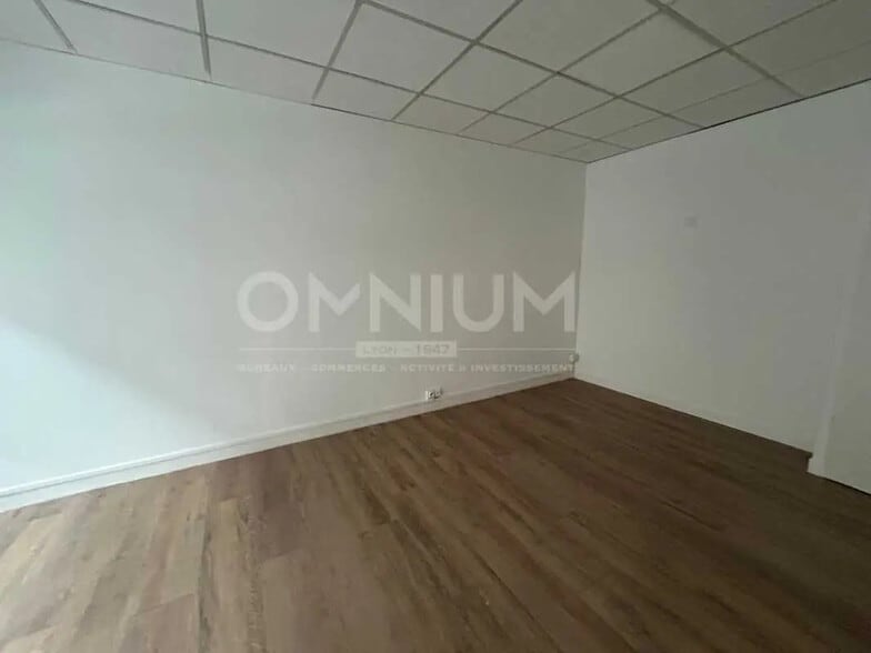 Bureau dans Lyon à louer - Photo de l’immeuble – Image 3 sur 6