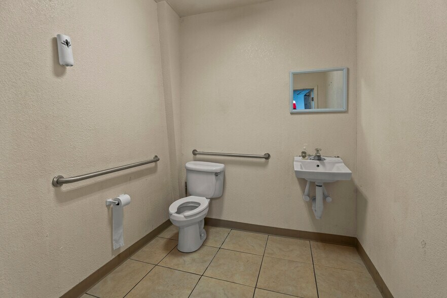 3239 Old Winter Garden Rd, Orlando, FL à vendre - Photo intérieure – Image 3 sur 16