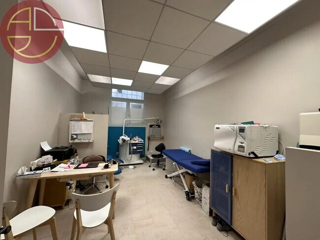 Plus de détails pour Bureau à vendre