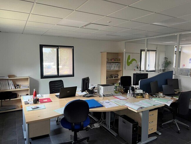 Plus de détails pour Bureau à louer