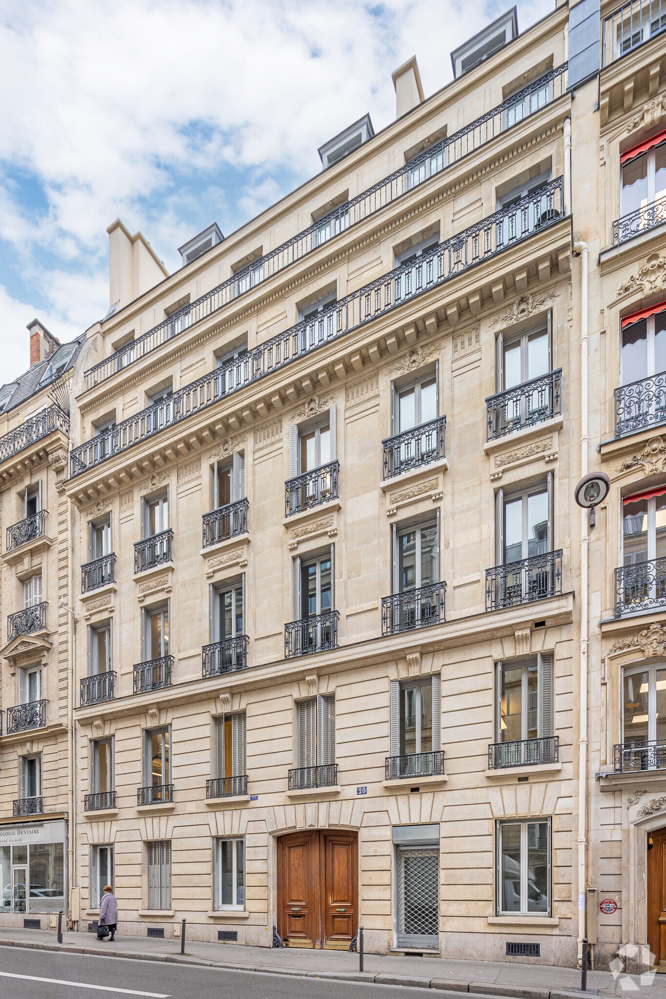 20 Rue De Saint-Pétersbourg, Paris à louer Photo principale– Image 1 sur 17