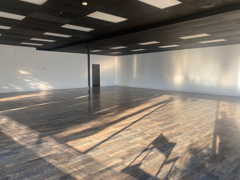 Ellis Avenue - Fountain Business Centre, Fountain Valley, CA à louer - Photo de l’immeuble – Image 3 sur 3